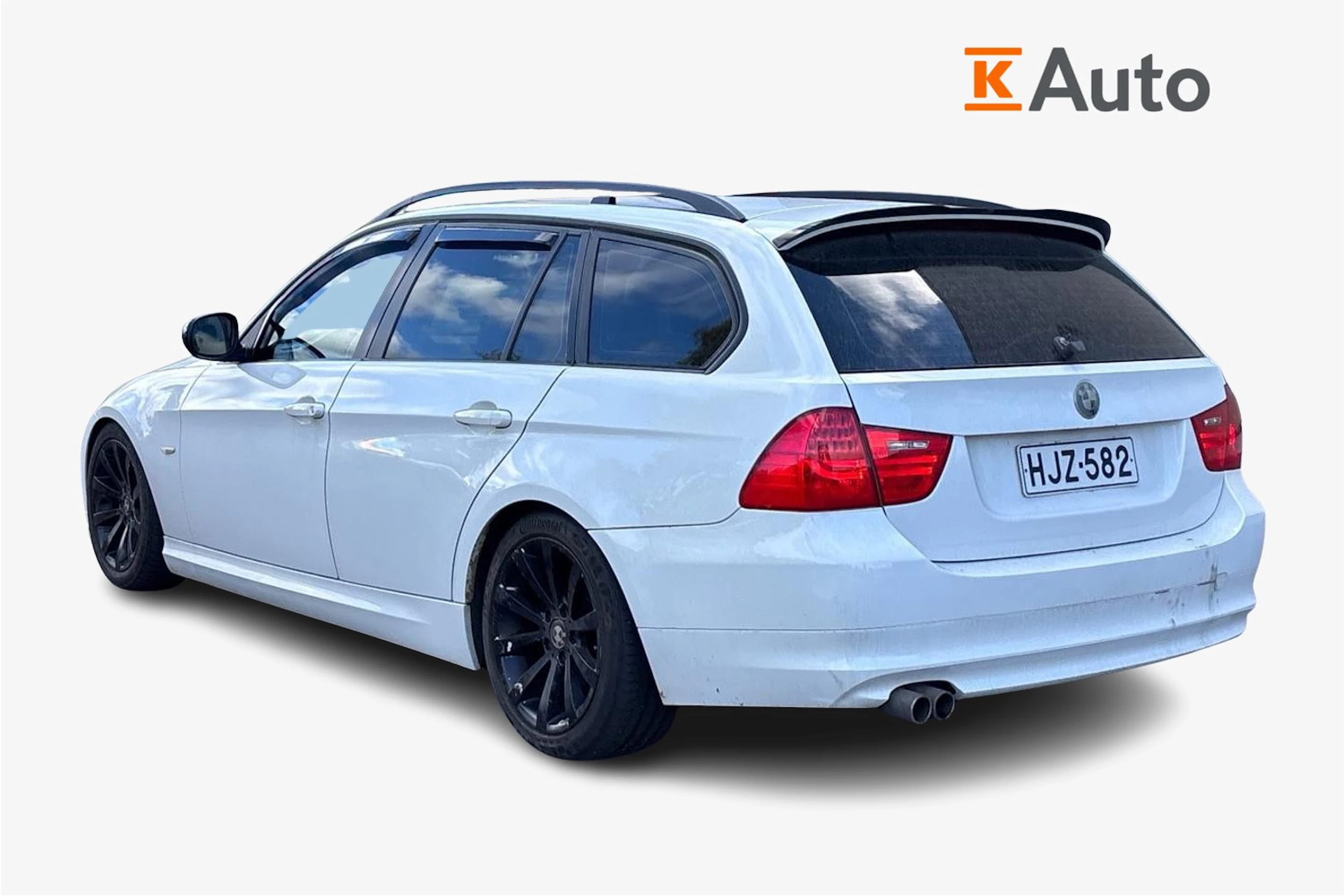 valkoinen BMW 318 2010 kuva 2.