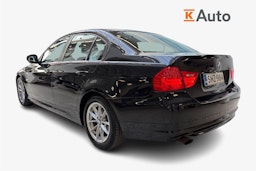 musta BMW 318 2010 kuva 2.