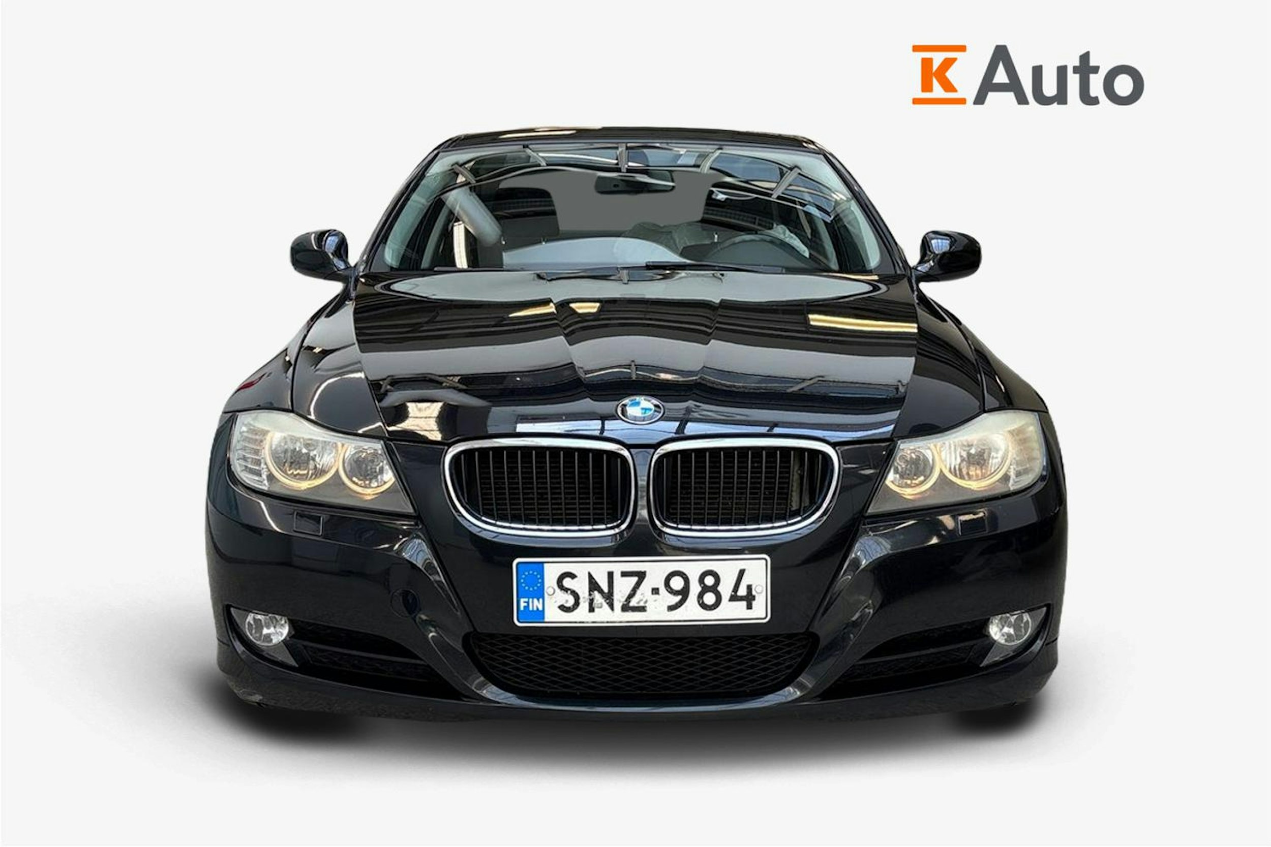musta BMW 318 2010 kuva 5.