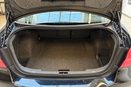 musta BMW 318 2010 kuva 14.