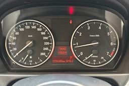 musta BMW 318 2010 kuva 21.