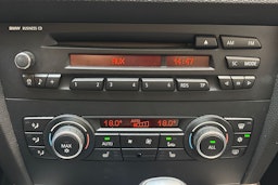 musta BMW 318 2010 kuva 24.