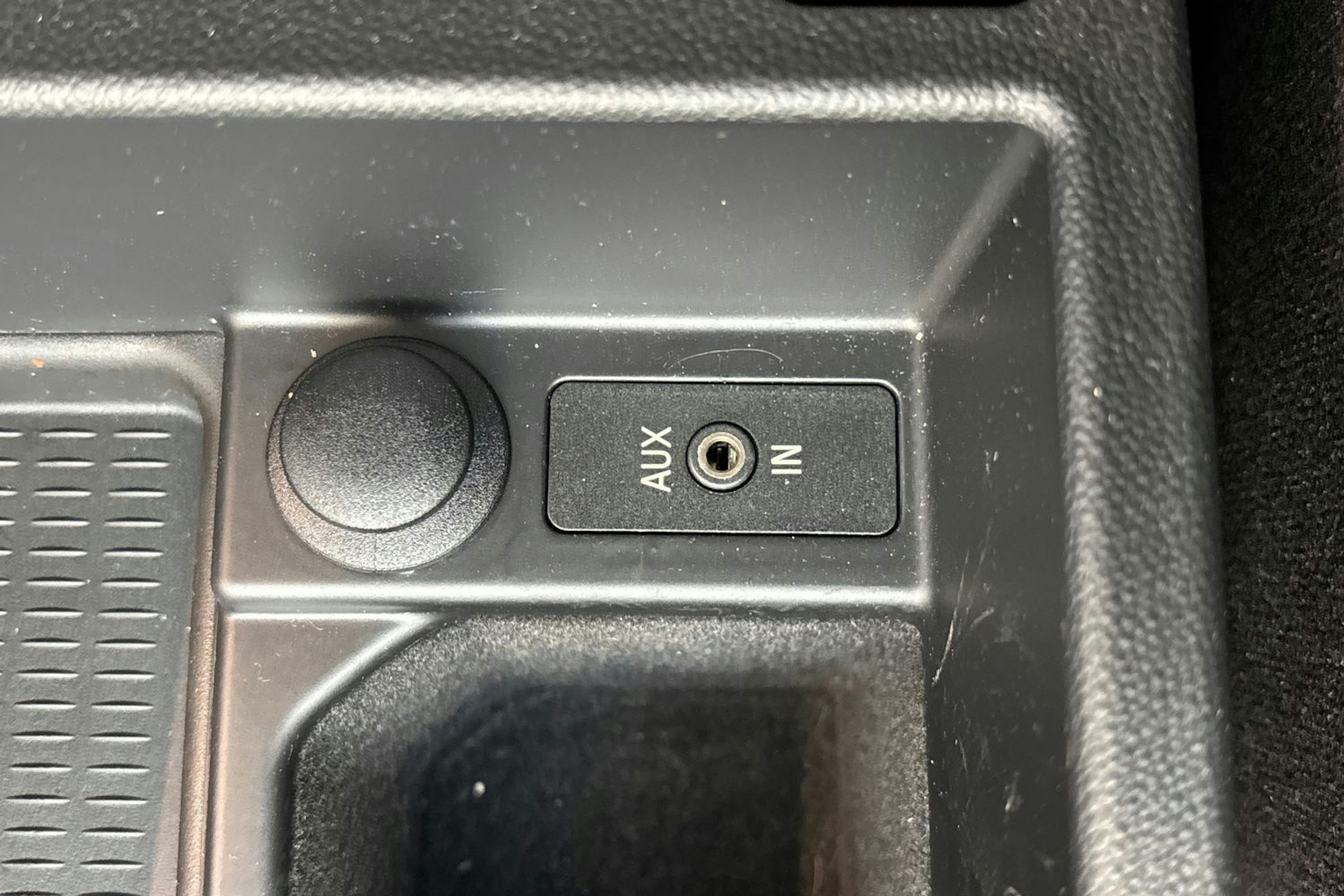 musta BMW 318 2010 kuva 25.