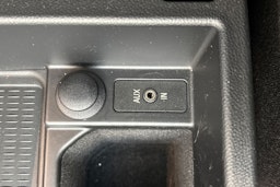 musta BMW 318 2010 kuva 25.