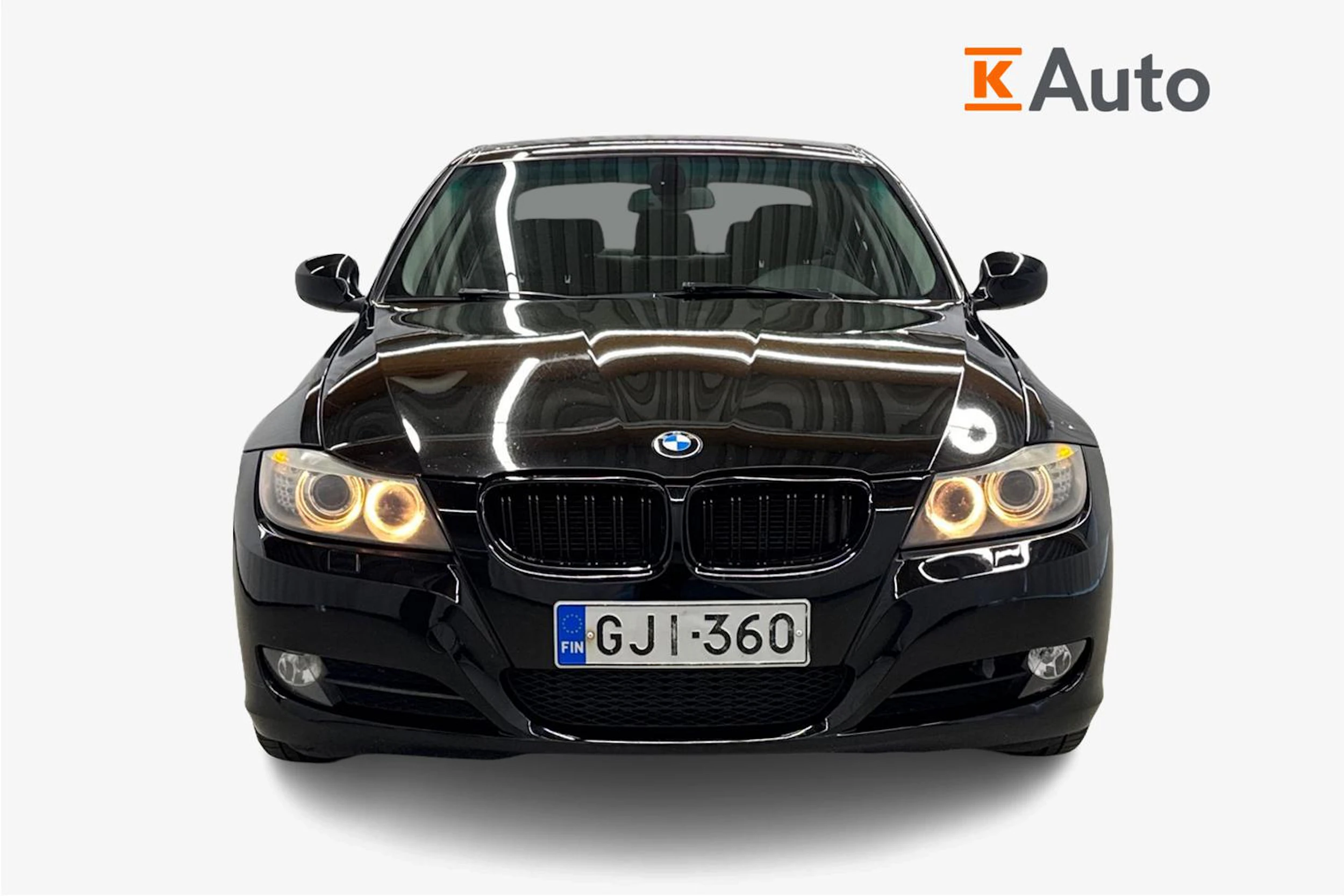 musta BMW 318 2011 kuva 4.