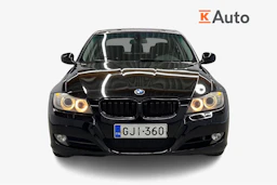 musta BMW 318 2011 kuva 4.