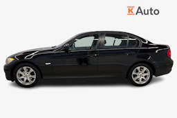 musta BMW 318 2011 kuva 5.