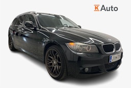 musta BMW 318 2011 kuva 1.