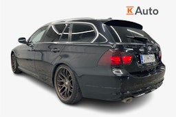 musta BMW 318 2011 kuva 2.