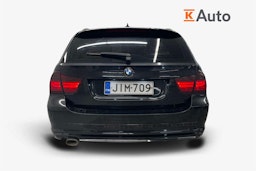 musta BMW 318 2011 kuva 3.