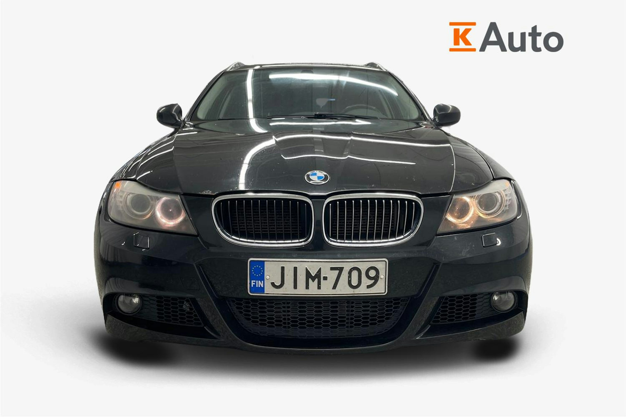 musta BMW 318 2011 kuva 5.