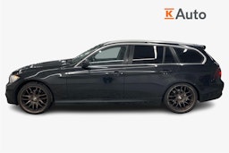 musta BMW 318 2011 kuva 6.