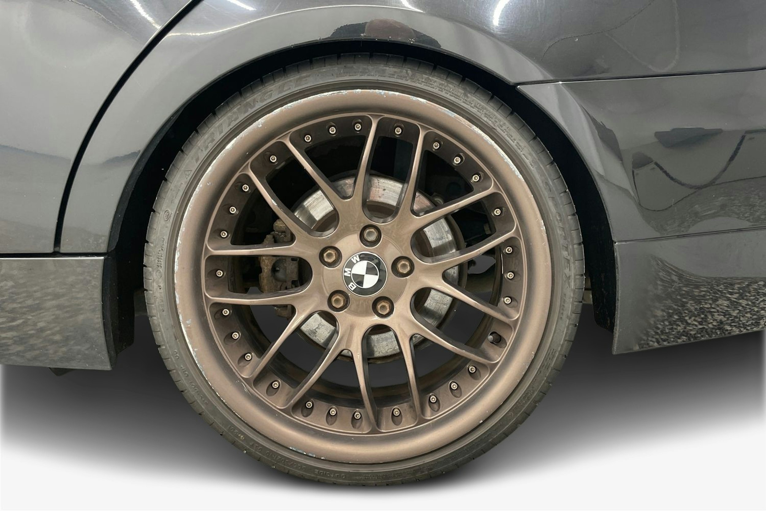 musta BMW 318 2011 kuva 11.