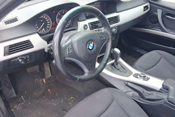 met. harmaa BMW 318 2011 kuva 3.