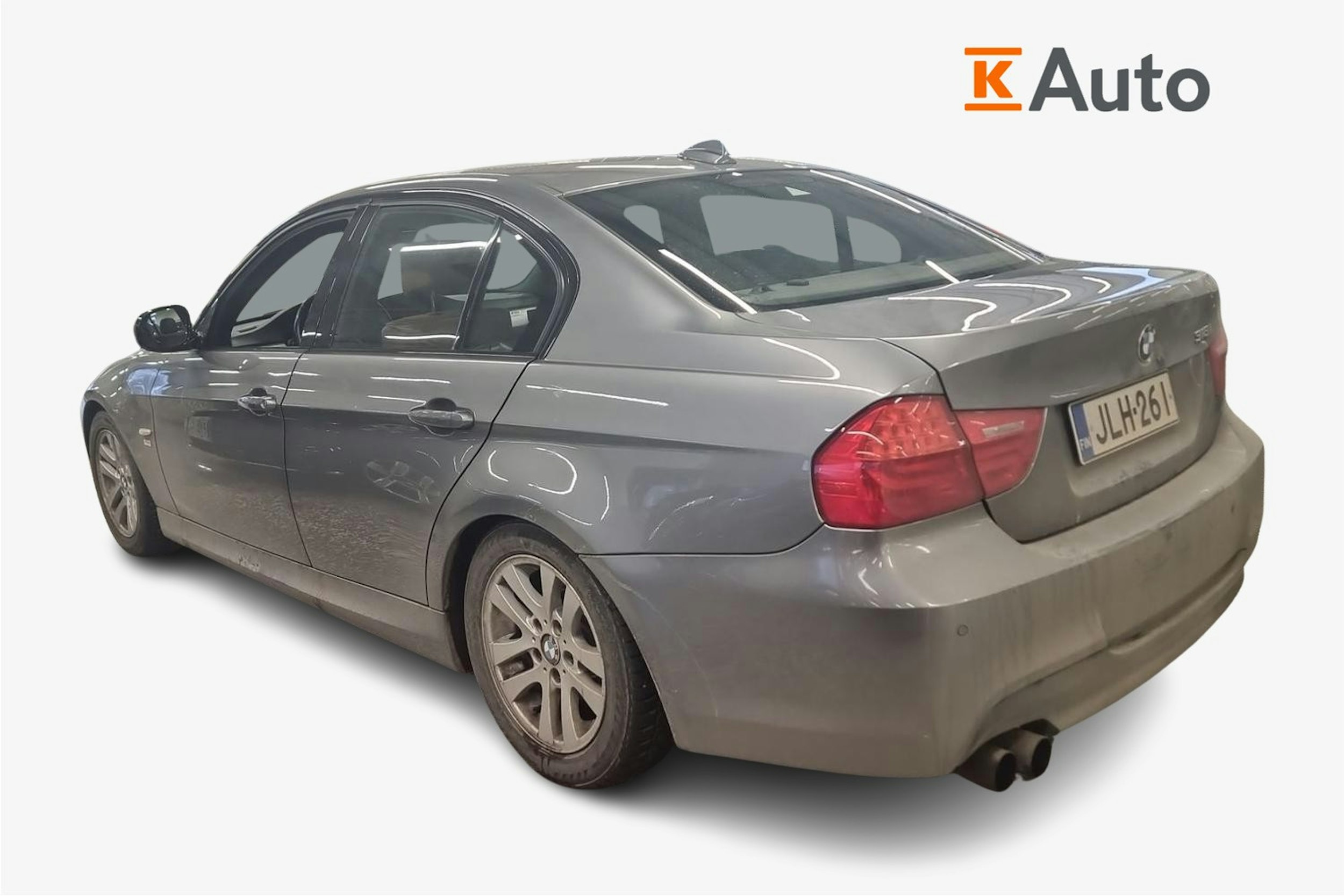 harmaa BMW 318 2012 kuva 2.