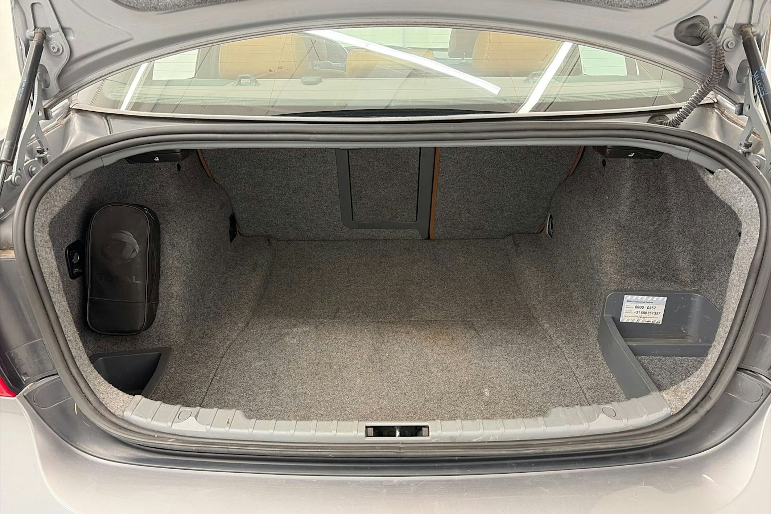 harmaa BMW 318 2012 kuva 14.