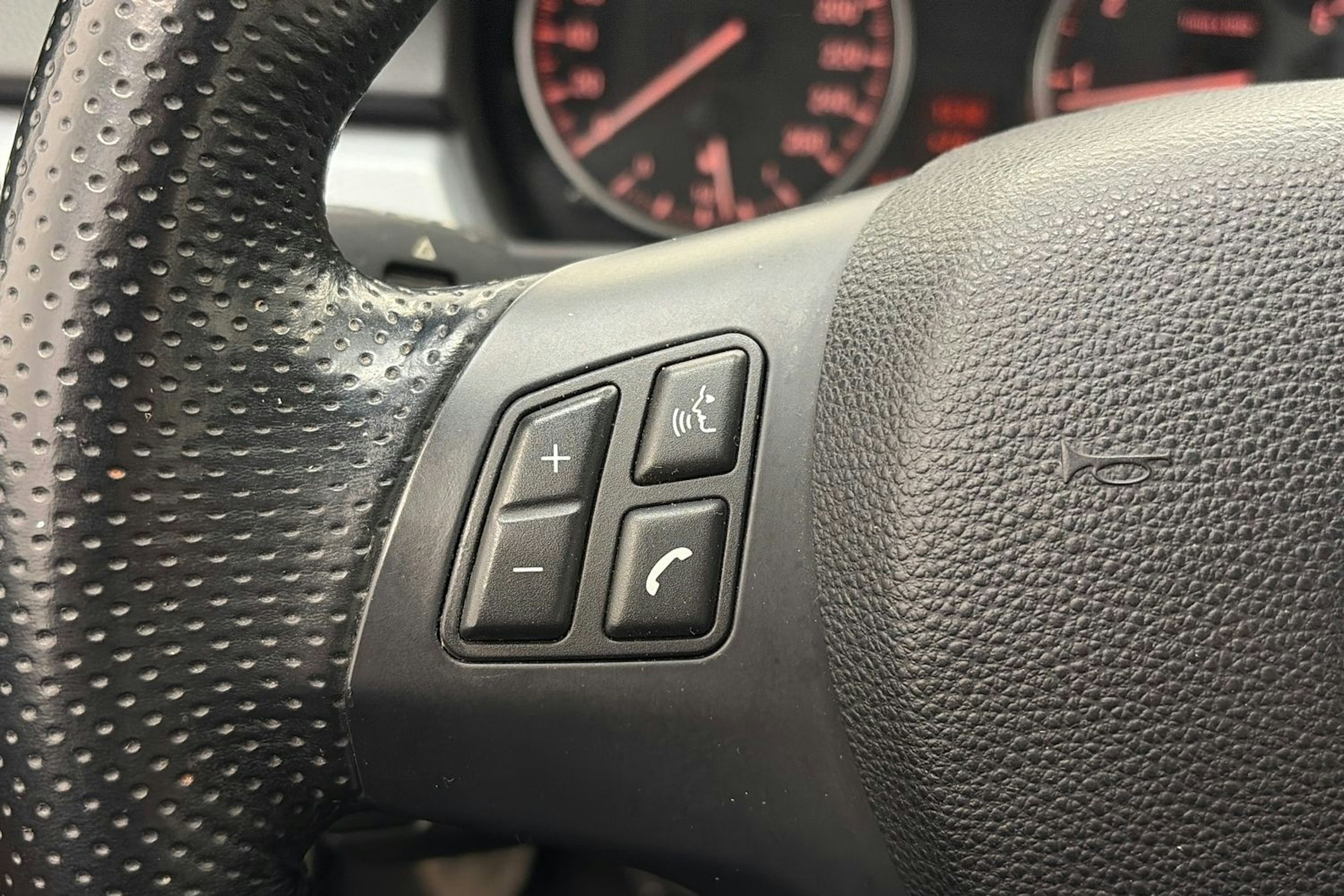 harmaa BMW 318 2012 kuva 17.