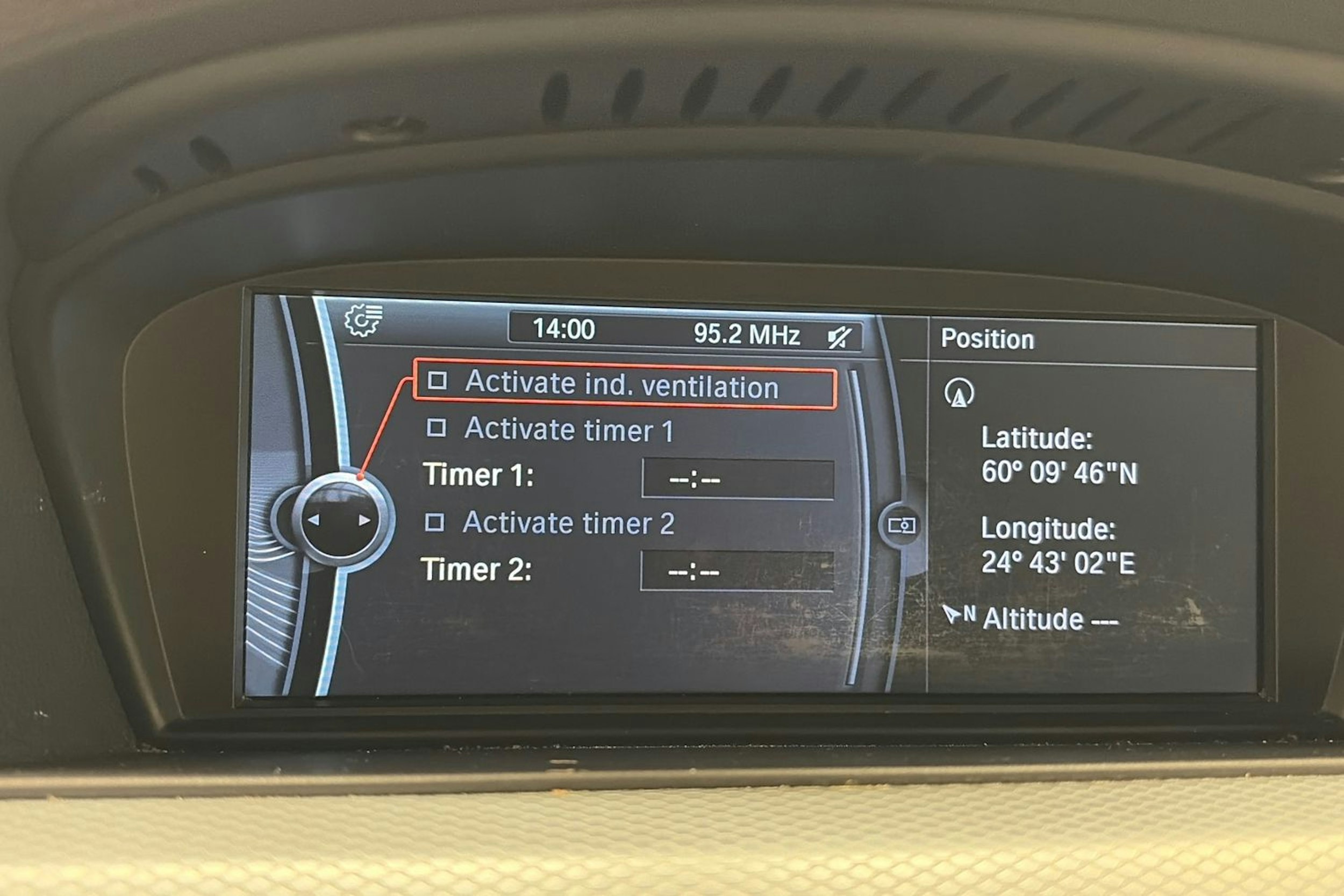 harmaa BMW 318 2012 kuva 21.