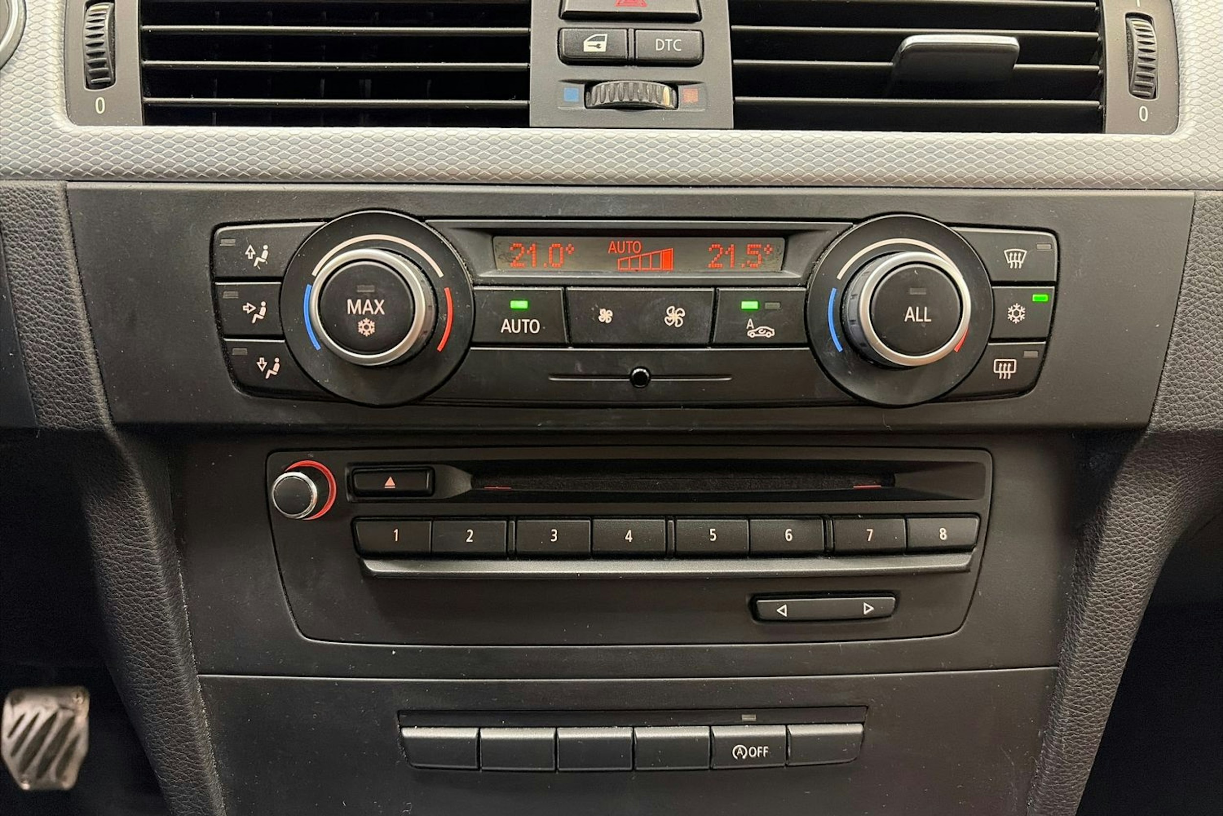 harmaa BMW 318 2012 kuva 22.