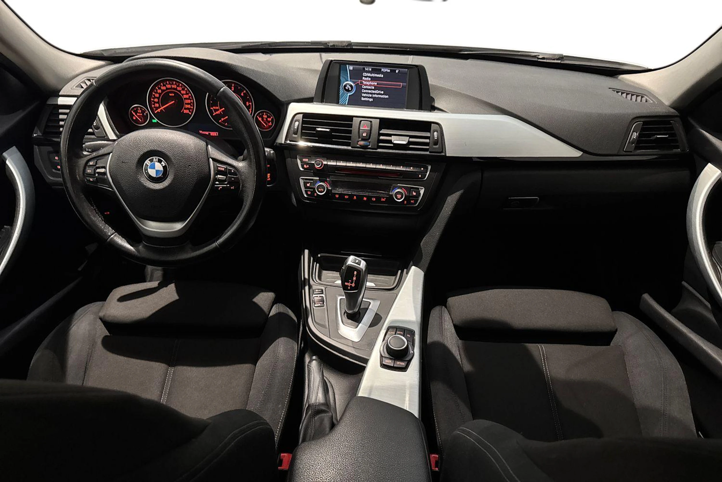 harmaa BMW 318 2013 kuva 7.