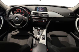 harmaa BMW 318 2013 kuva 7.