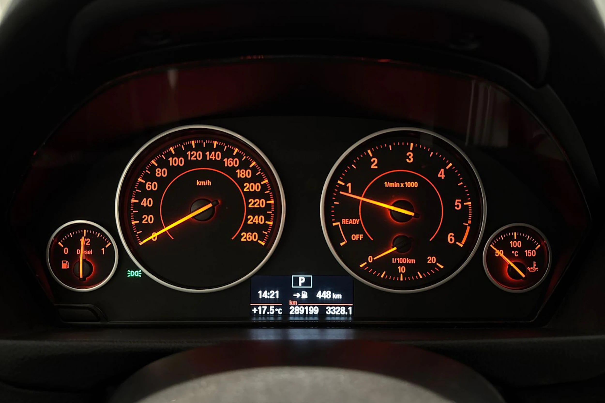 harmaa BMW 318 2013 kuva 16.