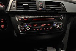 harmaa BMW 318 2013 kuva 20.