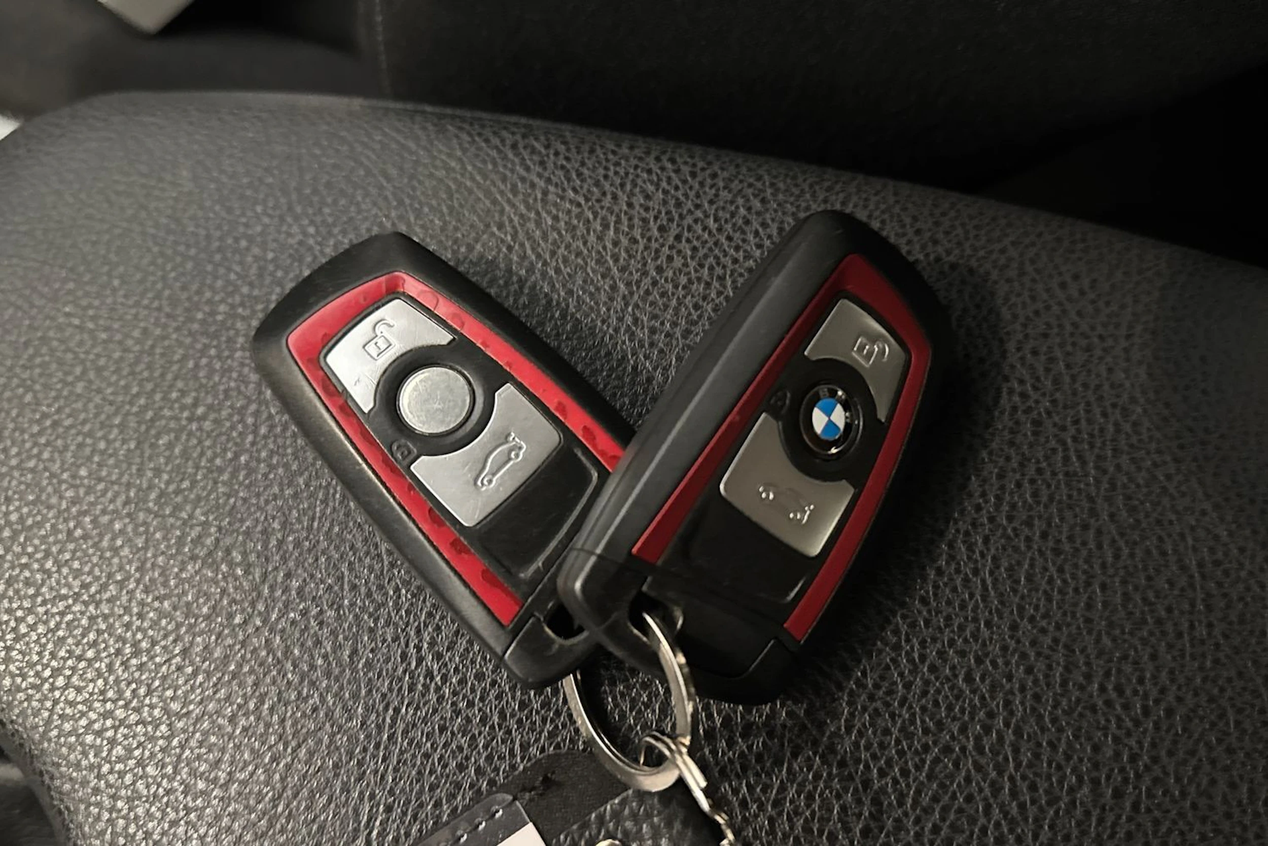 harmaa BMW 318 2013 kuva 22.