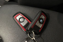 harmaa BMW 318 2013 kuva 22.