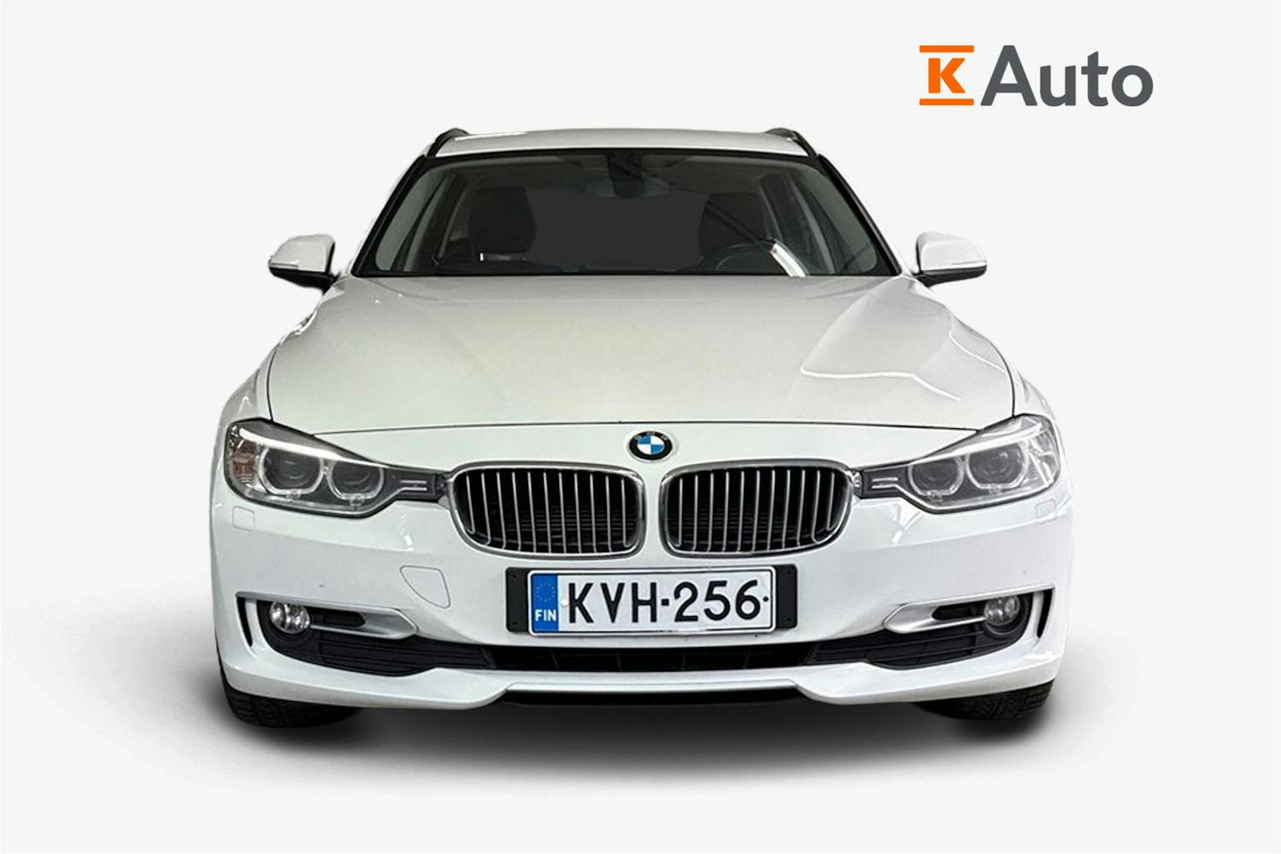 Valkoinen BMW 318 2013 kuva 5.