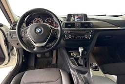 Valkoinen BMW 318 2013 kuva 9.