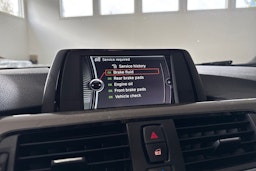 Valkoinen BMW 318 2013 kuva 22.