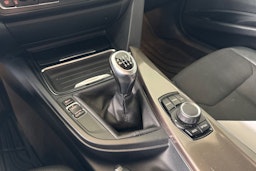 Valkoinen BMW 318 2013 kuva 24.