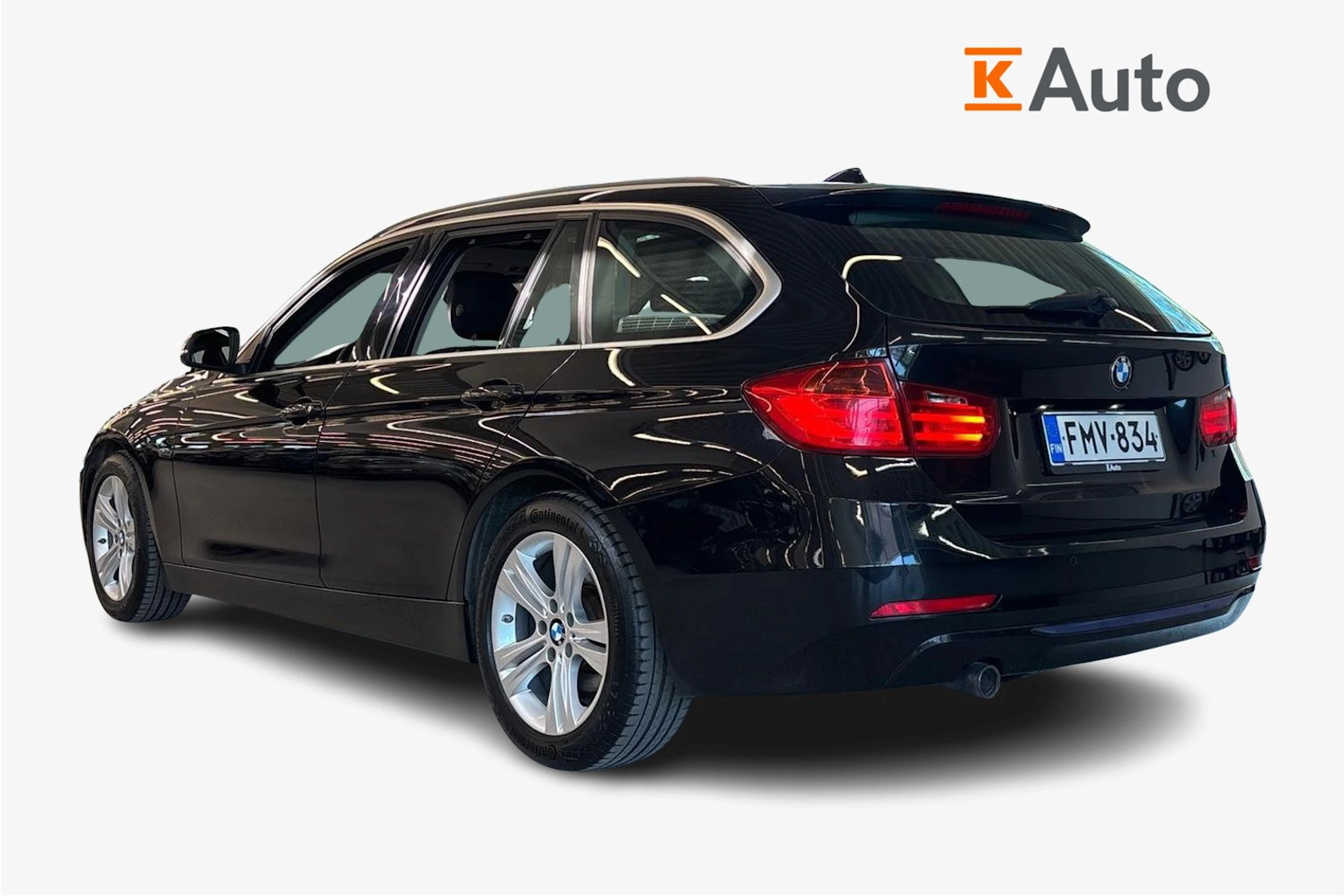 musta BMW 318 2014 kuva 2.