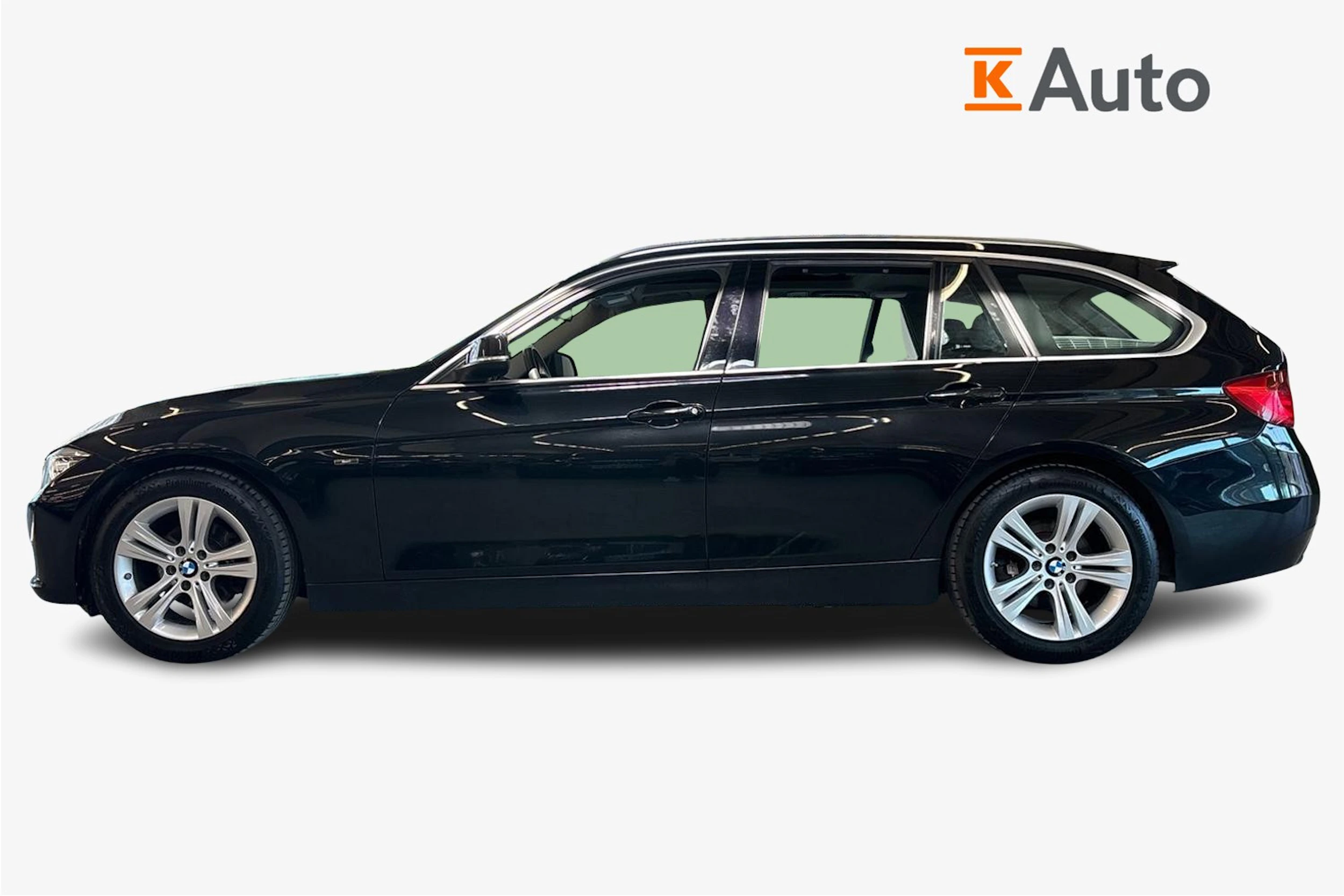 musta BMW 318 2014 kuva 5.