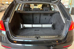 musta BMW 318 2014 kuva 11.