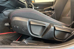 musta BMW 318 2014 kuva 17.
