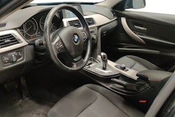 musta BMW 318 2014 kuva 7.