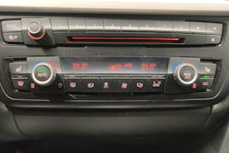 musta BMW 318 2014 kuva 18.