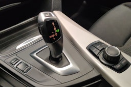 musta BMW 318 2014 kuva 20.