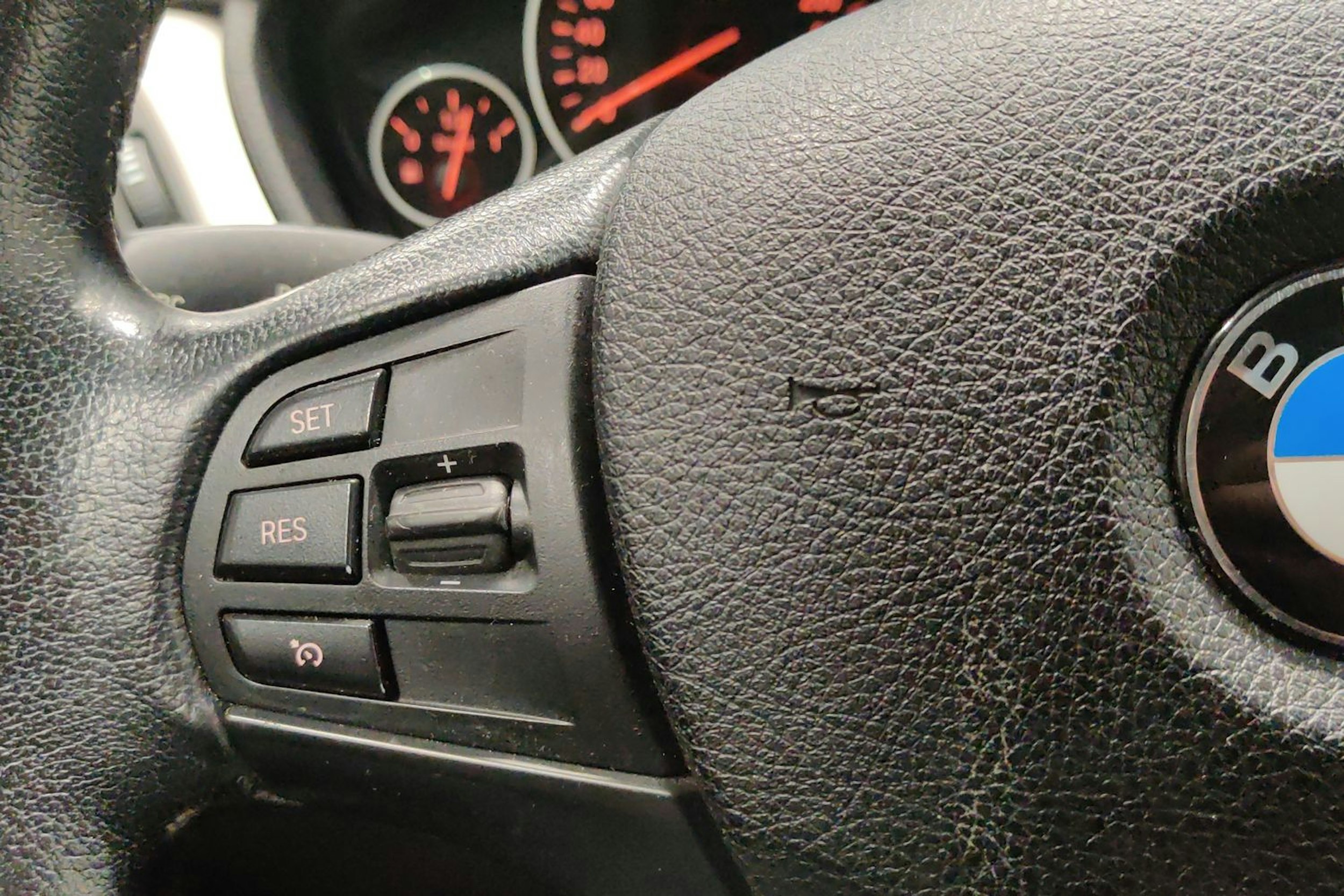 musta BMW 318 2014 kuva 21.