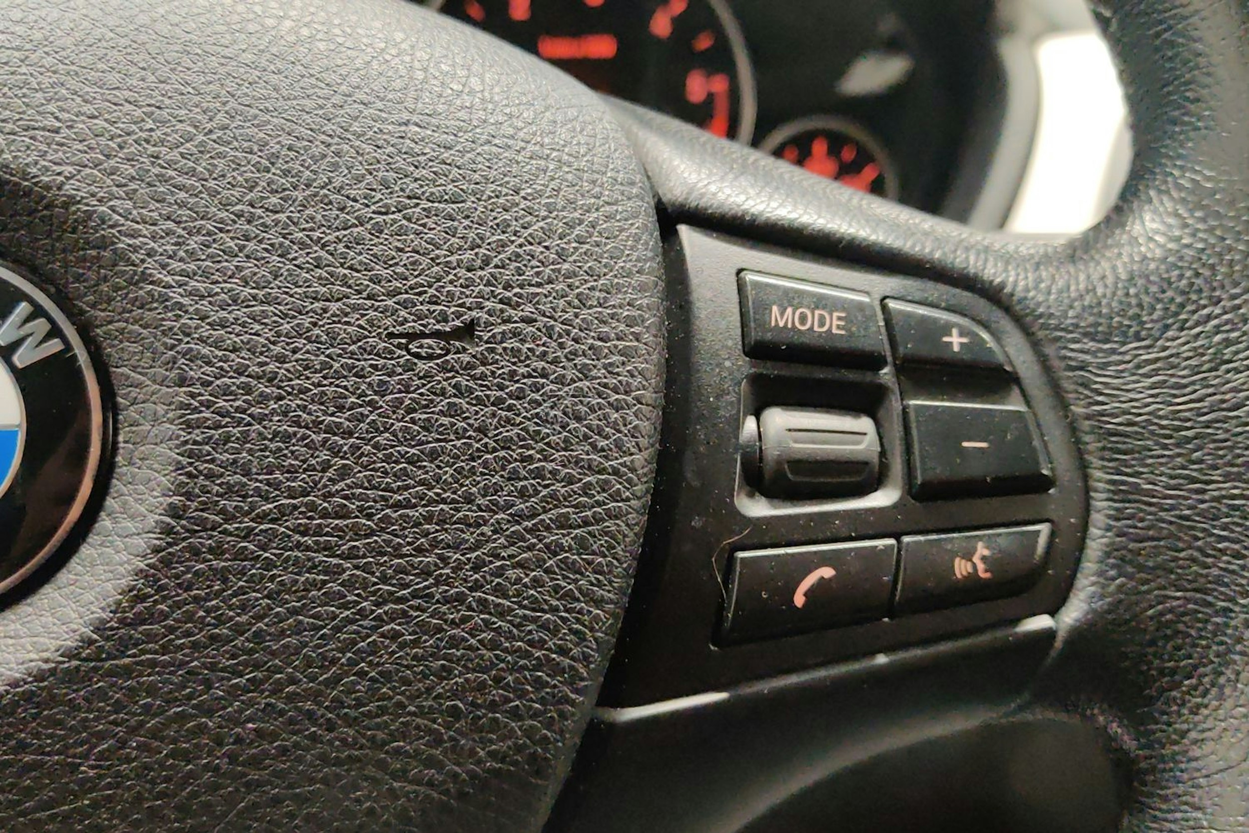 musta BMW 318 2014 kuva 22.