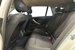 valkoinen BMW 318 2014 kuva 8.