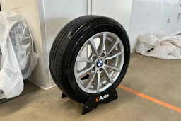 valkoinen BMW 318 2014 kuva 10.