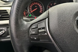 valkoinen BMW 318 2014 kuva 17.