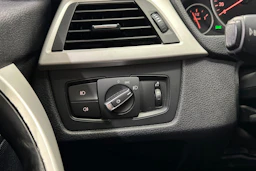 valkoinen BMW 318 2014 kuva 19.