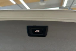 valkoinen BMW 318 2014 kuva 22.