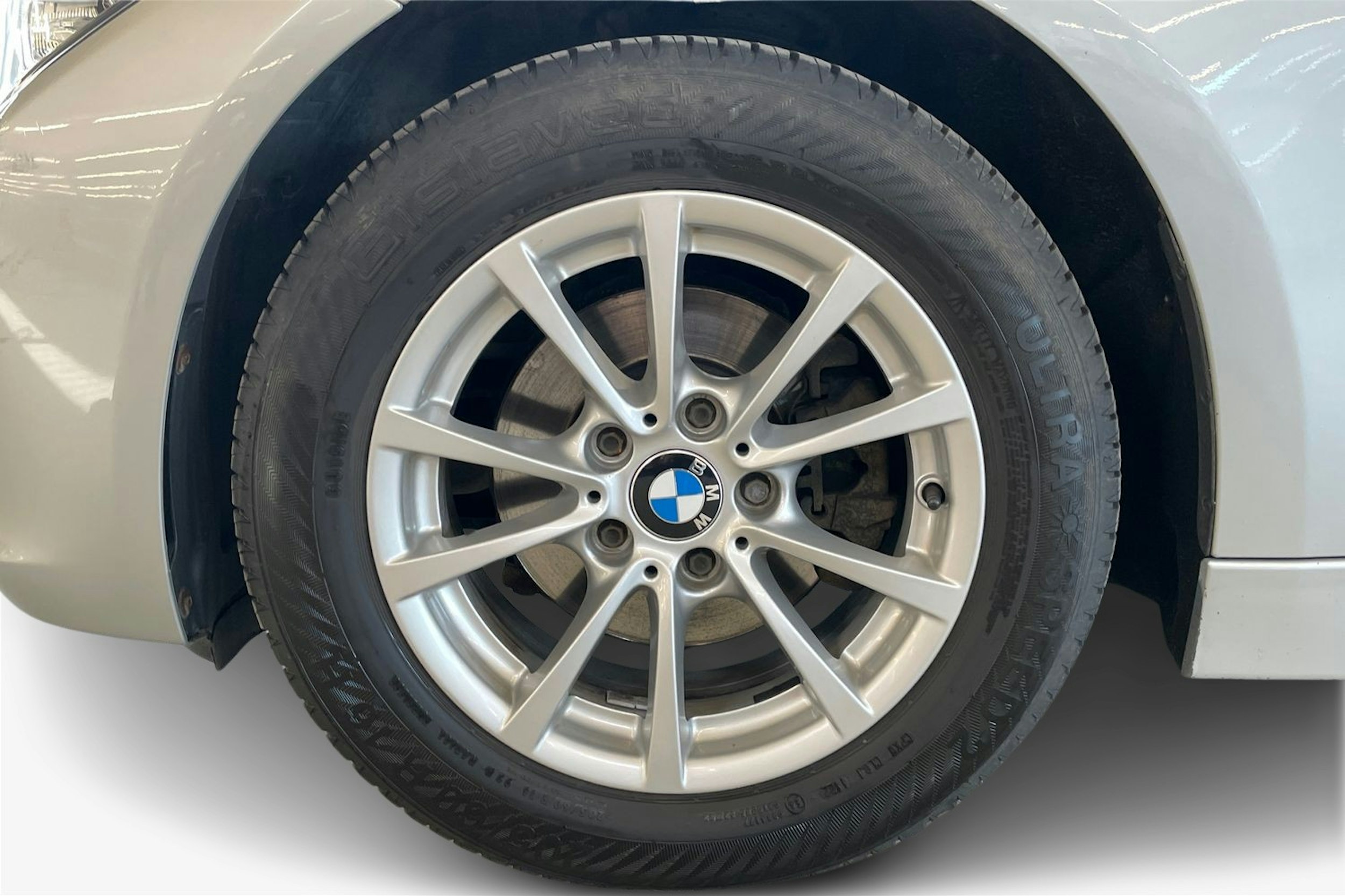 hopea BMW 318 2014 kuva 11.