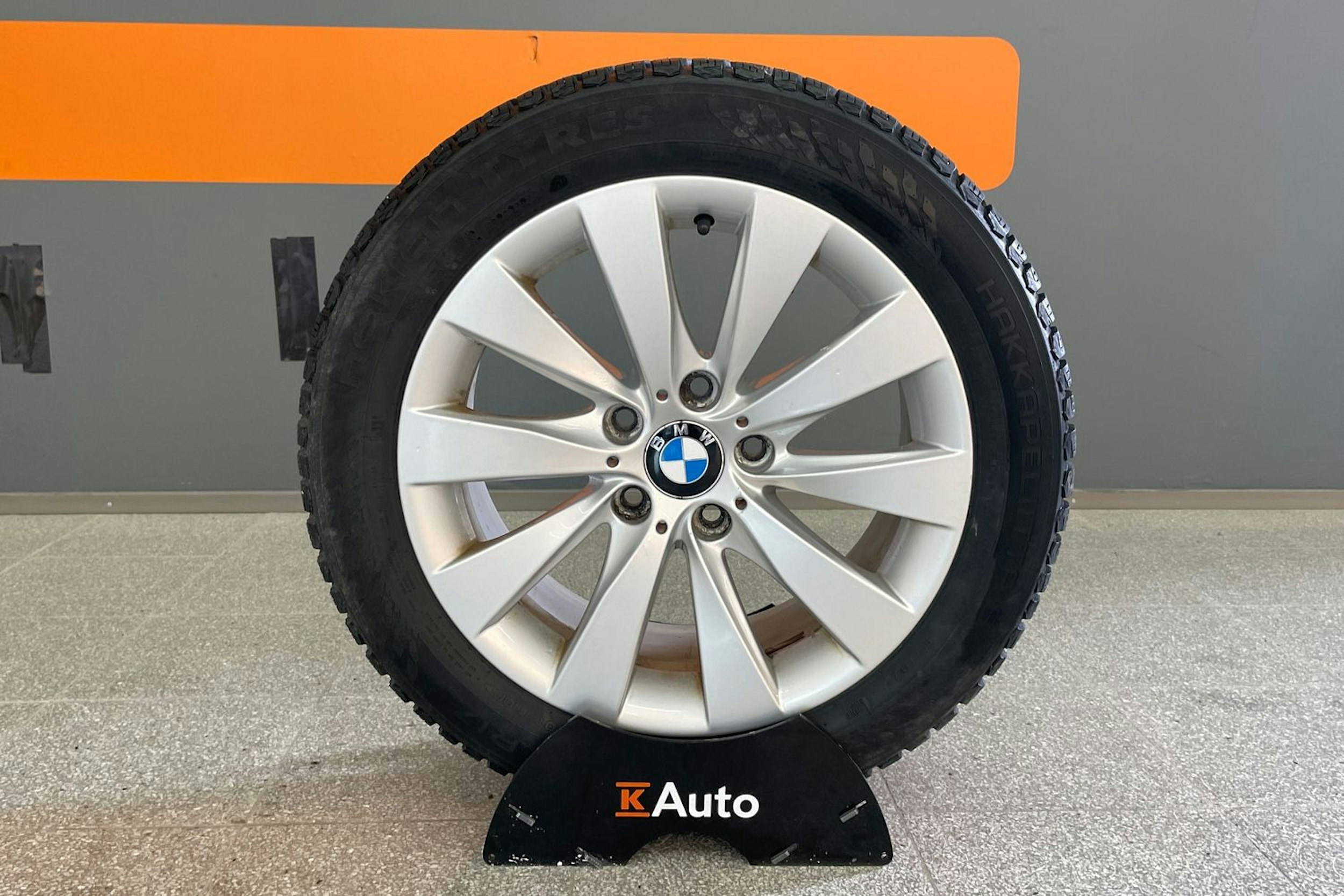 hopea BMW 318 2014 kuva 13.