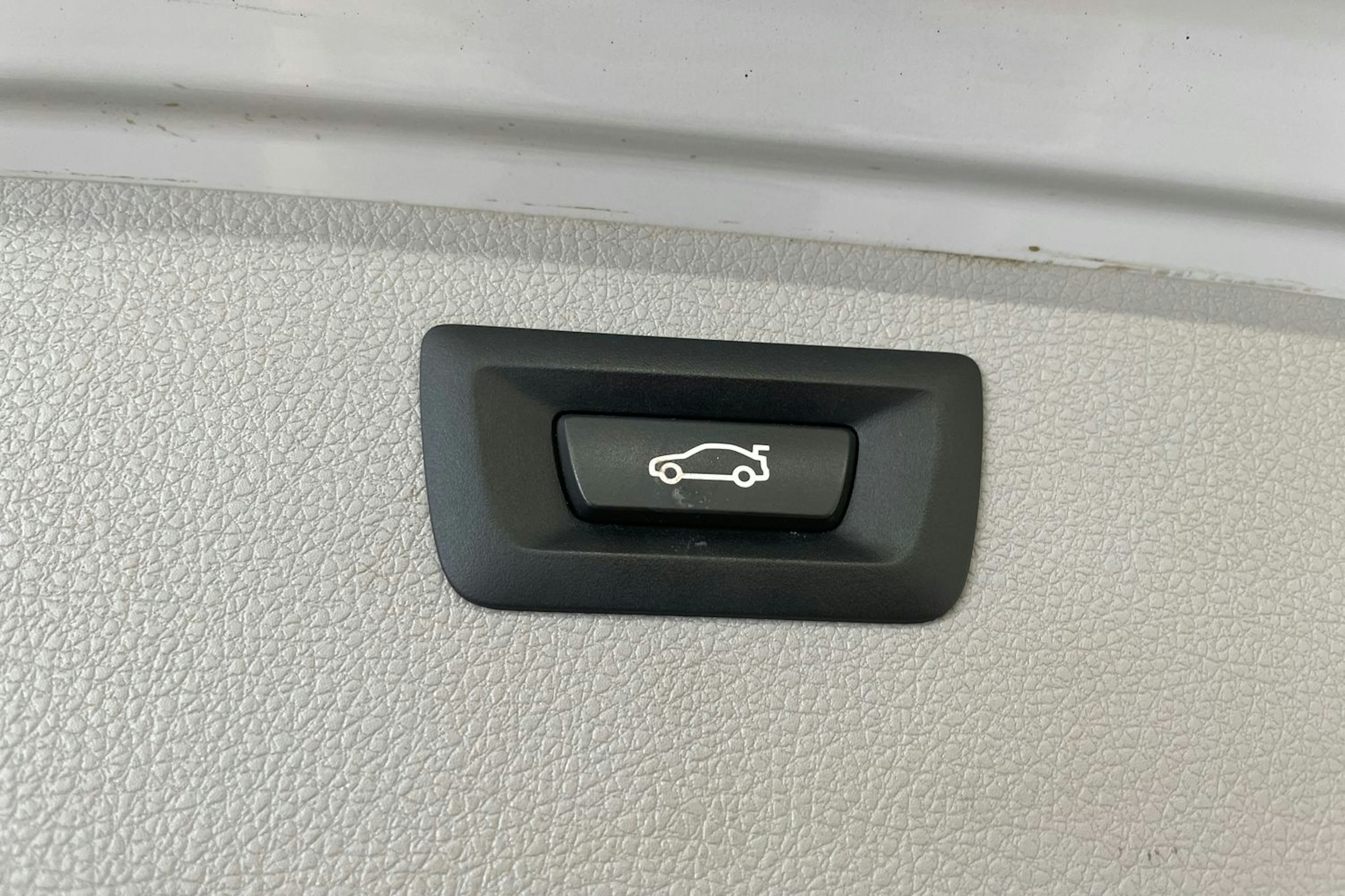hopea BMW 318 2014 kuva 24.